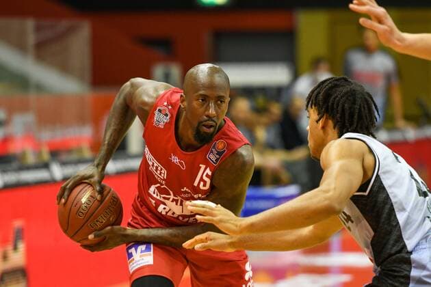 Brandon Bowmann Basketball Bundesliga, Basketball Saison 2020 2021, 16. Spieltag, Deutschland, easyCredit BBL, Germany, Giessen 46ers, giessen rot, Herren, Jobstairs GIESSEN 46ers - Hakro Merlins Crailsheim, Männer, Crailsheim hellblau