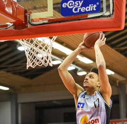 Jamuni McNeace Basketball Bundesliga, Basketball Saison 2020 2021, 16. Spieltag, Deutschland, easyCredit BBL, Germany, Giessen 46ers, giessen rot, Herren, Jobstairs GIESSEN 46ers - Hakro Merlins Crailsheim, Männer, Crailsheim hellblau