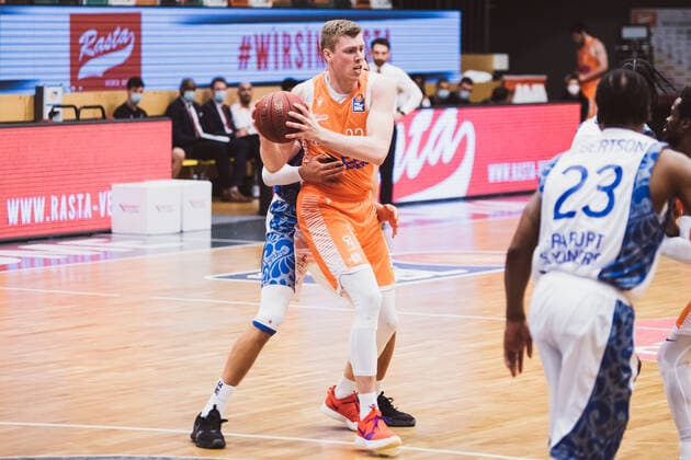 easyCredit-BBL: 16. Spieltag - RASTA Vechta vs. FRAPORT SKYLINERS, 06.02.2021 Bjoern Thomas Rohwer (RASTA Vechta, 22); easyCredit-BBL: 16. Spieltag - RASTA Vechta vs. FRAPORT SKYLINERS am 06.02.2021 in Vechta (RASTA Dome), Germany, Copyright: xBEAUTIFULxSPORTS Neddermannx