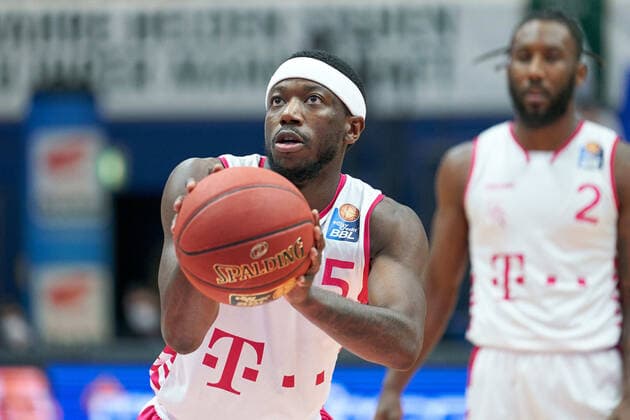 Syntainics MBC - Telekom Baskets Bonn, Basketball, Bundesliga, Maenner, 17. Spieltag, 06.02.2021, Josh Hagins (Bonn, 5). Syntainics MBC - Telekom Baskets Bonn, Basketball, Bundesliga, Maenner, 17. Spieltag, 06.02.2021, Weissenfels