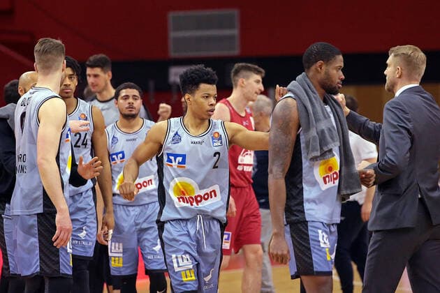 06.02.2021, xovx, Basketball 1. Bundesliga, JobStairs Gießen 46ers - HAKRO Merlins Crailsheim Freude bei den Spielern der Hakro Merlins Crailsheim nach dem Sieg in Gießen Gießen Sporthalle Gießen-Ost Hessen Deutschland (DE)
