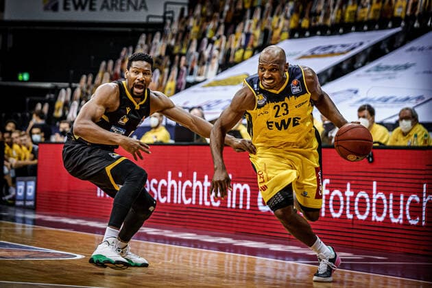 Basketball Oldenburg 07.02.2021 Saison 2020 2021 easyCredit BBL: 16. Spieltag: EWE Baskets - MHP RIESEN Ludwigsburg Basketball Oldenburg 07.02.2021 Saison 2020 2021 easyCredit BBL: 16. Spieltag: EWE Baskets - MHP RIESEN Ludwigsburg 23, Rickey Paulding, EWE Baskets Oldenburg nur redaktionelle Verwendung - kommerzielle Verwendung Nutzung nur nach Absprache mit dem Fotografen Oldenburg Deutschland