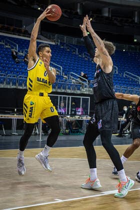 Basketball Berlin 07.02.2021 Saison 2020 2021 BBL 1. Bundesliga easyCredit-BBL Alba Berlin - NINERS Chemnitz Maodo Lo (Alba Berlin, No.00)