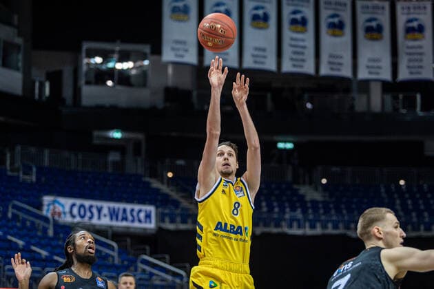Sport Bilder des Tages Basketball Berlin 07.02.2021 Saison 2020 2021 BBL 1. Bundesliga easyCredit-BBL Alba Berlin - NINERS Chemnitz Marcus Eriksson (Alba Berlin, No.08)