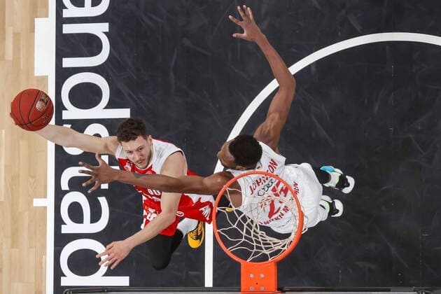 links Joanic Grüttner Bacoul (Brose Bamberg, 50) rechts JaJuan Johnson (Bayern München, 25) Brose Bamberg - Bayern München - easyCredit-BBL - Basketball Bundesliga - Basketball Saison 2020 21 - 20. Spieltag, 07.02.2021 Bamberg, Brose Arena ASV-Autoren-Nummer: 4026335 Copyright: DanielxLöb