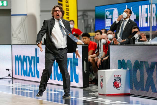 Headcoach Cheftrainer Andrea Trinchieri (Bayern München) Brose Bamberg - Bayern München - easyCredit-BBL - Basketball Bundesliga - Basketball Saison 2020 21 - 20. Spieltag, 07.02.2021 Bamberg, Brose Arena ASV-Autoren-Nummer: 4026335 Copyright: DanielxLöb