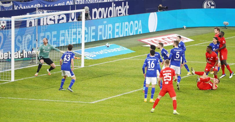 Schalke 04 - RB Leipzig 06.02.2021 Gelsenkirchen, 06.02.2021, VELTINS-Arena, Fußball, DFL, Bundesliga , FC Schalke 04 vs. RB Leipzig , Im Bild: Tor für Leipzig, Treffer zum 0:1 durch Torschütze Nordi Mukiele (3.v.re., 22, RB Leipzig), Torwart Ralf Fährmann (li., 1, Schalke) chancenlos. , DFL regulations prohibit any use of photographs as image sequences and or quasi-video. , Foto: PICTURE POINT Roger Petzsche Pool via Christopher Neundorf Kirchner-Media , Nur für journalistische Zwecke! Only for editorial use! , National and International News Agencies OUT , VERÖFFENTLICHUNG IST HONORARPFLICHTIG, zuzügl. MWST. , Gelsenkirchen VELTINS Arena Nordrhein-Westfalen Germany *** Schalke 04 RB Leipzig 06 02 2021 Gelsenkirchen, 06 02 2021, VELTINS Arena, Football, DFL, Bundesliga , FC Schalke 04 vs RB Leipzig , In picture goal for Leipzig, goal to 0 1 by scorer Nordi Mukiele 3 v re , 22, RB Leipzig , goalkeeper Ralf Fährmann li , 1, Schalke chancenlos , DFL regulations prohibit any use of photographs as image sequences and or quasi video , Photo PICTURE POINT Roger Petzsche Pool via Christopher Neundorf Kirchner Media , Only for journalistic use Only for editorial use , National and International News Agencies OUT , PUBLICATION IS HONORARY, plus VAT , , Gelsenkirchen VELTINS Arena Nordrhein Westfalen Germany Poolfoto PICTURE POINT Fotoagentur via Christopher Neundorf Kirchner-Media ,EDITORIAL USE ONLY