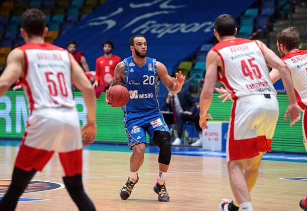 09.02.2021, xovx, Basketball, BBL, Fraport Skyliners Frankfurt - Brose Bamberg v.l. Joanic Grüttner-Bacoul (Brose Bamberg), Rasheed Moore (Fraport Skyliners Frankfurt), David Kravish (Brose Bamberg), Christian Sengfelder (Brose Bamberg) emspor Frankfurt