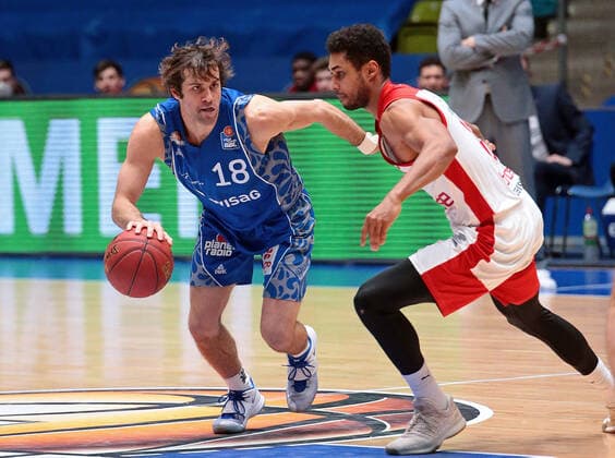 09.02.2021, xovx, Basketball, BBL, Fraport Skyliners Frankfurt - Brose Bamberg v.l. Joe Rahon (Fraport Skyliners Frankfurt), Kenneth Ogbe (Brose Bamberg) emspor Frankfurt