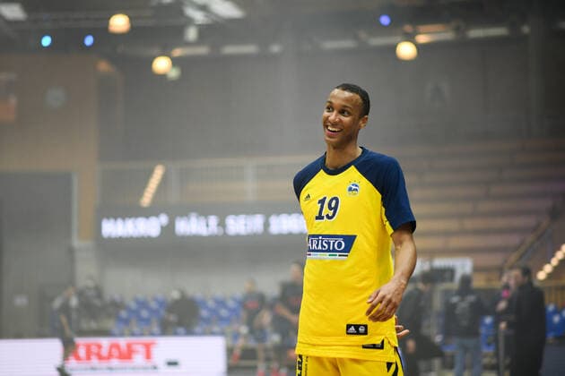 Louis Olinde (ALBA Berlin) vor dem Spiel, GER, HAKRO Merlins Crailsheim vs. Alba Berlin, 09.02.2021, 17. Spieltag easycredit Basketball Bundesliga, Spielzeit 2020 2021. GER, HAKRO Merlins Crailsheim vs. Alba Berlin, 09.02.2021, 17. Spieltag easycredit Basketball Bundesliga, Spielzeit 2020 2021. Crailsheim Copyright: xEibnerxPressefoto MichaelxMemmlerx EP_MMR