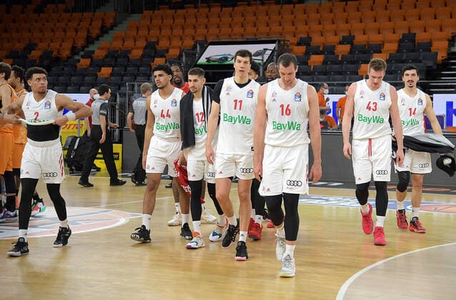 09.02.2021, xemx, Basketball BBL, rathiopharm Ulm - Bayern Muenchen emspor, v.l. Spielende jubeln jubelt nach Spielende celebrate at the end of the match. Ulm