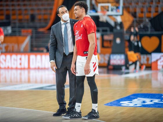 Demond Greene (FC Bayern, Asst. Coach), Wade Baldwin (FC Bayern, 02), ratiopharm Ulm vs. FC Bayern Basketball, Basketball, Bundesliga, easycredit, 17. Spieltag, Saison 2020 2021, 09.02.2021, ratiopharm Ulm vs. FC Bayern Basketball, Basketball, Bundesliga, easycredit, 17. Spieltag, Saison 2020 2021, 09.02.2021 Neu-Ulm Copyright: xEIBNER SaschaxWaltherx EP_EER