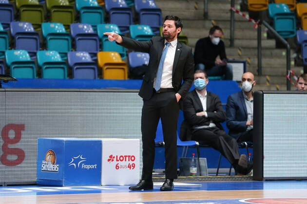 Basketball Bundesliga,Fraport Skyliners - Brose Bamberg,2021.02.09,GER, im +Gleim Sebastian,(HC Fraport Skyliners), ,Eibner-Pressefoto Uli Scherbaum Fraport Skyliners - Brose Bamberg Frankfurt Copyright: xEibner-Pressefoto UlrichxScherbax EP_usm