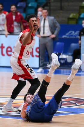 Basketball Bundesliga,Fraport Skyliners - Brose Bamberg,2021.02.09,GER, im +b5+Gudmundsson Jon Axel,(Fraport Skyliners, 30),Foul, ,Eibner-Pressefoto Uli Scherbaum Fraport Skyliners - Brose Bamberg Frankfurt Copyright: xEibner-Pressefoto UlrichxScherbax EP_usm