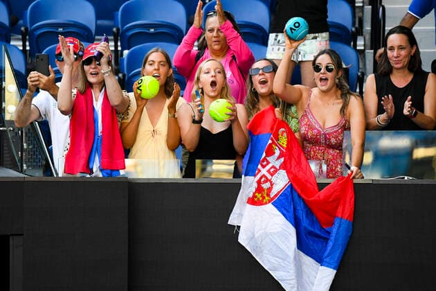 TENNIS AUSTRALIAN OPEN, Fans cheer after Novak Djokovic of Serbia won his second Round Men s singles match against Frances Tiafoe of the United States of America on Day 3 of the Australian Open at Melbourne Park in Melbourne, Wednesday, February 10, 2021. ( NO ARCHIVING, EDITORIAL USE ONLY, NO USE IN BOOKS WITHOUT CONSENT MELBOURNE VIC AUSTRALIA  Copyright: xDAVExHUNTx 20210210001519570829