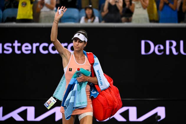 TENNIS AUSTRALIAN OPEN, Ajla Tomljanovic of Australia walks off the court after loosing her second Round Women s singles match against Simona Half of Romania on Day 3 of the Australian Open at Melbourne Park in Melbourne, Wednesday, February 10, 2021. ( NO ARCHIVING, EDITORIAL USE ONLY, NO USE IN BOOKS WITHOUT CONSENT MELBOURNE VIC AUSTRALIA  Copyright: xDEANxLEWINSx 20210210001519604080