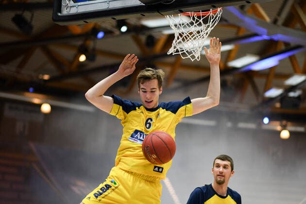 Malte Delow (ALBA Berlin) vor dem Spiel, GER, HAKRO Merlins Crailsheim vs. Alba Berlin, 07.02.2021, 17. Spieltag easycredit Basketball Bundesliga, Spielzeit 2020 2021. GER, HAKRO Merlins Crailsheim vs. Alba Berlin, 07.02.2021, 17. Spieltag easycredit Basketball Bundesliga, Spielzeit 2020 2021. Crailsheim Copyright: xEibnerxPressefoto MichaelxMemmlerx EP_MMR