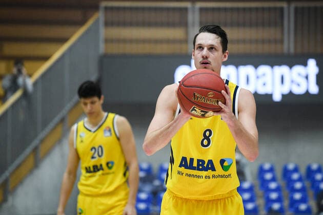 Marcus Eriksson (ALBA Berlin) beim Freiwurf, GER, HAKRO Merlins Crailsheim vs. Alba Berlin, 09.02.2021, 17. Spieltag easycredit Basketball Bundesliga, Spielzeit 2020 2021. GER, HAKRO Merlins Crailsheim vs. Alba Berlin, 09.02.2021, 17. Spieltag easycredit Basketball Bundesliga, Spielzeit 2020 2021. Crailsheim Copyright: xEibnerxPressefoto MichaelxMemmlerx EP_MMR