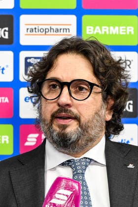 GER, BBL, ratiopharm ulm vs FC Bayern München Muenchen 09.02.2021, ratiopharm arena, Neu-Ulm, GER, BBL, ratiopharm ulm vs FC Bayern München Muenchen, im Bild Andrea Trinchieri (Bayern), Interview nach Spielende