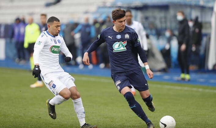 (Auxerre) Yanis Begraoui (Marseille) Florian Thauvin Football : Auxerre vs Marseille - Coupe de France - 10 02 2021 