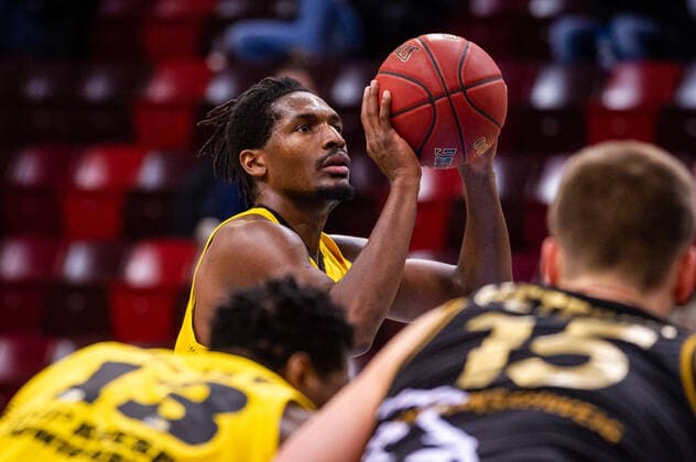 Freiwurf: Jaleen Smith (MHP RIESEN Ludwigsburg 3) ; 1. BASKETBALL Bundesliga: MHP Riesen Ludwigsburg - Basketball Loewen Braunschweig am 10.02.2021 in Ludwigsburg (MHPArena), Baden-Wuerttemberg, Deutschland Ludwigsburg. 10.02.21 Basketball , 10.02.2021, Ludwigsburg (Deutschland)