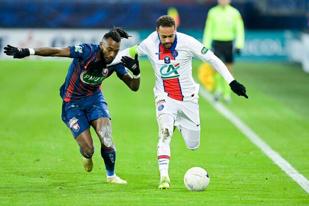 Fußball, Coupe de France, SM Caen - Paris St. Germain Neymar Jr (PSG) vs Steve Yago (Caen) FOOTBALL : SM Caen vs PSG - 1 32 de Finale - Coupe de France - 10 02 2021 JBAutissier Panoramic 