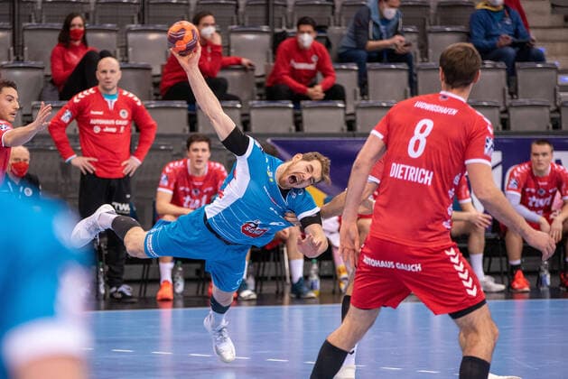 Bilder des Jahres 2021, Sport 02 Februar Sport Themen der Woche KW06 Rudolf Faluvegi (TVB 1898 Stuttgart). Deutschland, Stuttgart, 11.02.2021, Handball, Bundesliga: TVB 1898 Stuttgart vs Eulen Ludwigshafen, Saison 2020 2021, 18. Spieltag, Porsche-Arena Foto: A2 Bildagentur Peter Hartenfelser *** Rudolf Faluvegi TVB 1898 Stuttgart Germany, Stuttgart, 11 02 2021, handball, Bundesliga TVB 1898 Stuttgart vs Eulen Ludwigshafen, 2020 2021 season, 18 match day, Porsche Arena Foto A2 Bildagentur Peter Hartenfelser