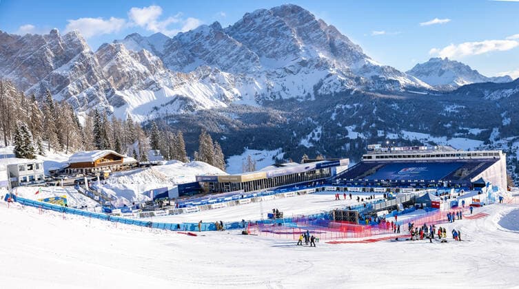 ITA, FIS Weltmeisterschaften Ski Alpin, Cortina 2021 11.02.2021, Cortina, ITA, FIS Weltmeisterschaften Ski Alpin, Super G, Damen, im Bild Stadio delle Tofane Stadio delle Tofane during the womens Super G of FIS Alpine Ski World Championships 2021 in Cortina, Italy on 2021 02 11. Cortina Italien *** ITA, FIS Alpine World Championships, Cortina 2021 11 02 2021, Cortina, ITA, FIS Alpine World Championships, Super G, women, in picture Stadio delle Tofane Stadio delle Tofane during the womens Super G of FIS Alpine Ski World Championships 2021 in Cortina, Italy on 2021 02 11 Cortina Italy 