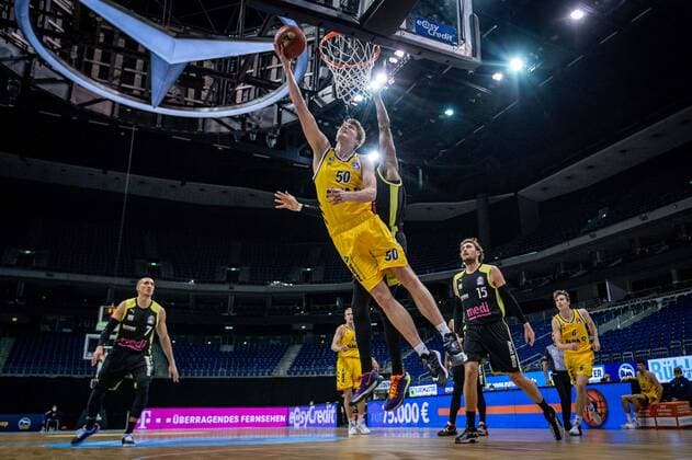 Basketball Berlin 12.02.2021 Saison 2020 2021 BBL 1. Bundesliga easyCredit-BBL Alba Berlin - medi Bayreuth Ben Lammers (Alba Berlin, No.50)