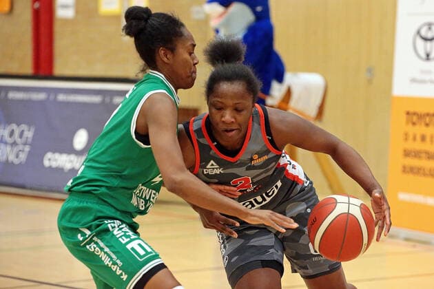 12.02.2021, xovx, Basketball Damen, DBBL, 1. Bundesliga, BC Pharmaserv Marburg - TSV 1880 Wasserburg v.l. Rachel Arthur (BC Pharmaserv Marburg), Kelly Moten (TSV 1880 Wasserburg) Marburg Sporthalle Georg-Gaßmann-Stadion Hessen Deutschland (DE)