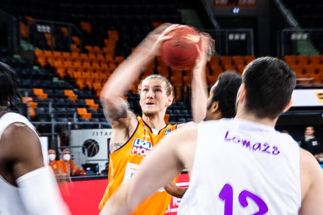 Dylan Osetkowski (Ratiopharm Ulm 21) GER, Ratiopharm Ulm vs. BG Goettingen, easycredit 1.Bundesliga Basketball,18.Spieltag, Saison 2020 21, 12.02.2021 Ratiopharm Ulm vs. BG Goettingen, 1.Basketball Bundesliga Neu-Ulm Copyright: xEibner-Pressefoto RogerxBuerkex EP_EER