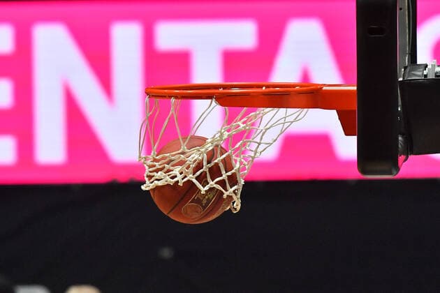 Chemnitz, Deutschland 12. Februar 2021: BBL - 2020 2021 - Niners Chemnitz vs. Brose Bamberg Symbolbild Basketball und Korb Copyright: xFotostandx xDostmannx