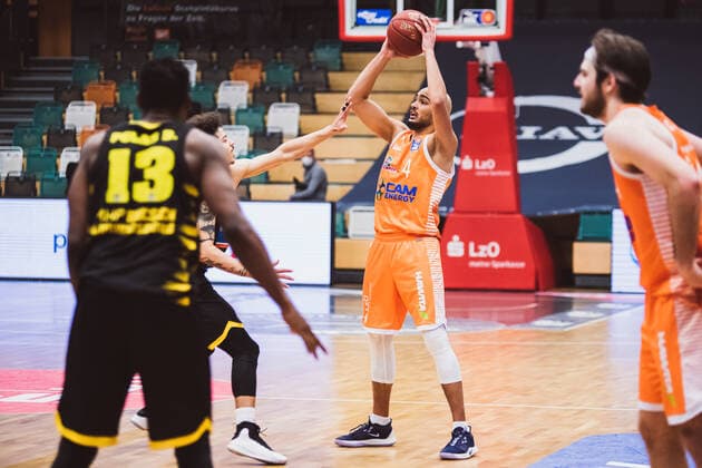 easyCredit-BBL: 18. Spieltag - RASTA Vechta vs. MHP RIESEN Ludwigsburg, 12.02.2021 Stefan Peno (RASTA Vechta, 4); easyCredit-BBL: 18. Spieltag - RASTA Vechta vs. MHP RIESEN Ludwigsburg am 12.02.2021 in Vechta (RASTA Dome), Germany, Copyright: xBEAUTIFULxSPORTS Neddermannx