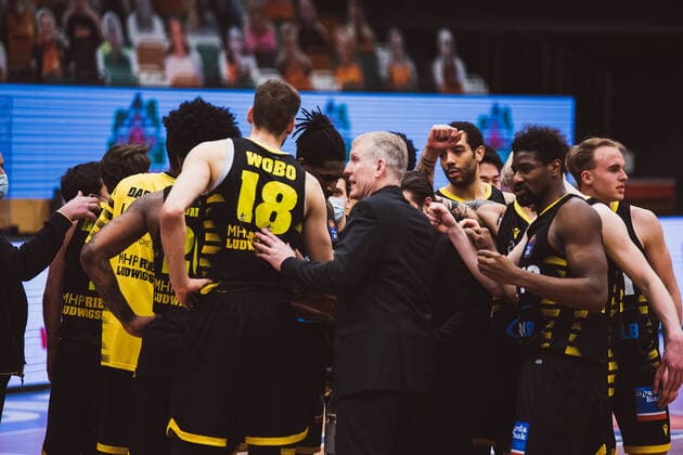 easyCredit-BBL: 18. Spieltag - RASTA Vechta vs. MHP RIESEN Ludwigsburg, 12.02.2021 Team der MHP RIESEN Ludwigsburg; easyCredit-BBL: 18. Spieltag - RASTA Vechta vs. MHP RIESEN Ludwigsburg am 12.02.2021 in Vechta (RASTA Dome), Germany, Copyright: xBEAUTIFULxSPORTS Neddermannx