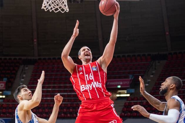 Paul Zipser 16 (FC Bayern), FC Bayern Basketball vs. Fraport Skyliners, BBL, 12.02.2021 Muenchen Bayern Deutschland