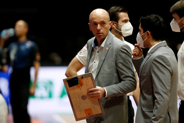 12.02.2021, easyCredit Basketball Bundesliga, BBL, Saison 2020 2021, Herren, Chemnitz Niners - Brose Bamberg Rodrigo Pastore (Headcoach), Niners Chemnitz Chemnitz Messe Chemnitz Sachsen Germany