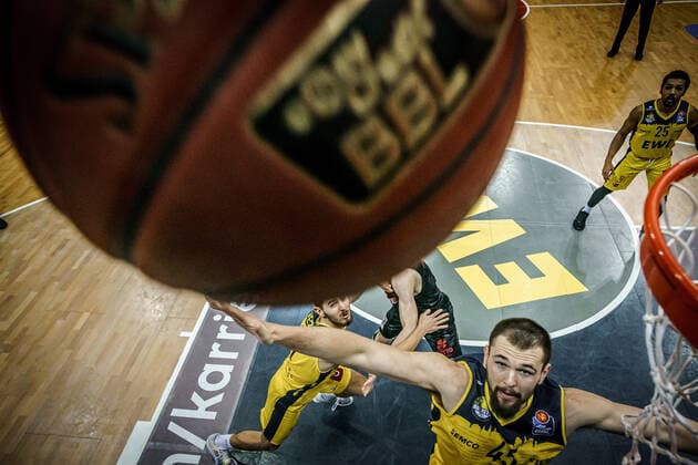 Basketball Oldenburg 12.02.2021 Saison 2020 2021 easyCredit BBL: 18. Spieltag: EWE Baskets - JobStairs GIESSEN 46ers Basketball Oldenburg 12.02.2021 Saison 2020 2021 easyCredit BBL: 18. Spieltag: EWE Baskets - JobStairs GIESSEN 46ers 45, Nathan Boothe, EWE Baskets Oldenburg nur redaktionelle Verwendung - kommerzielle Verwendung Nutzung nur nach Absprache mit dem Fotografen Oldenburg Deutschland