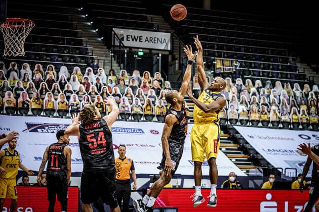 Basketball Oldenburg 12.02.2021 Saison 2020 2021 easyCredit BBL: 18. Spieltag: EWE Baskets - JobStairs GIESSEN 46ers Basketball Oldenburg 12.02.2021 Saison 2020 2021 easyCredit BBL: 18. Spieltag: EWE Baskets - JobStairs GIESSEN 46ers 23, Rickey Paulding, EWE Baskets Oldenburg nur redaktionelle Verwendung - kommerzielle Verwendung Nutzung nur nach Absprache mit dem Fotografen Oldenburg Deutschland