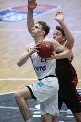 Basketball: Deutschland, 1. Bundesliga, Hamburg Towers - Telekom Baskets Bonn, Hamburg, 12.02.2021 Justus Hollatz (Towers)
