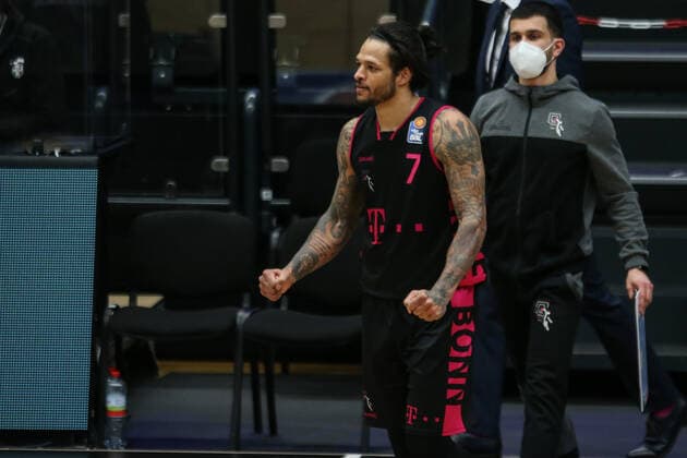 Basketball: Deutschland, 1. Bundesliga, Hamburg Towers - Telekom Baskets Bonn, Hamburg, 12.02.2021 Jubel von Chris Babb (Bonn)