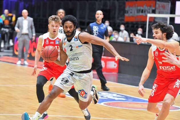 Chemnitz, Deutschland 12. Februar 2021: BBL - 2020 2021 - Niners Chemnitz vs. Brose Bamberg Harris Terrell (Chemnitz), Copyright: xFotostandx xDostmannx