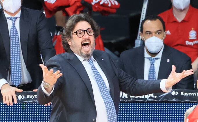 12.02.2021, BBL, FC Bayern Basketball vs Fraport Skyliners, Audi Dome Muenchen Basketball, im Bild: Trainer Andrea Trinchieri (FCB Basketball)