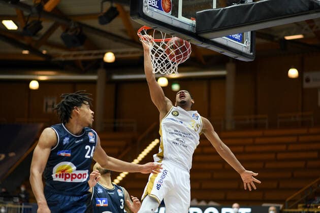 Karim Jallow (Basketball Loewen Braunschweig) am Korb, GER, HAKRO Merlins Crailsheim vs. Basketball Loewen Braunschweig, 12.02.2021, 18. Spieltag easycredit Basketball Bundesliga, Spielzeit 2020 2021. GER, HAKRO Merlins Crailsheim vs. Basketball Loewen Braunschweig, 12.02.2021, 18. Spieltag easycredit Basketball Bundesliga, Spielzeit 2020 2021 Crailsheim Copyright: xEibnerxPressefoto MichaelxMemmlerx EP_MMR
