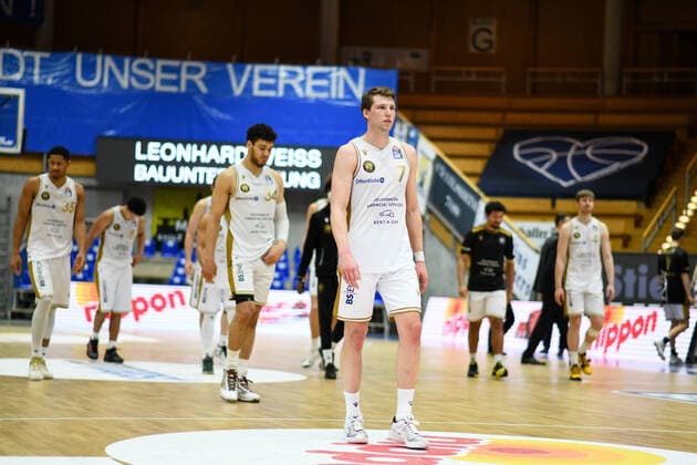 Lukas Meisner (Basketball Loewen Braunschweig) ist enttaeuscht ueber die Niederlage, GER, HAKRO Merlins Crailsheim vs. Basketball Loewen Braunschweig, 12.02.2021, 18. Spieltag easycredit Basketball Bundesliga, Spielzeit 2020 2021. GER, HAKRO Merlins Crailsheim vs. Basketball Loewen Braunschweig, 12.02.2021, 18. Spieltag easycredit Basketball Bundesliga, Spielzeit 2020 2021 Crailsheim Copyright: xEibnerxPressefoto MichaelxMemmlerx EP_MMR