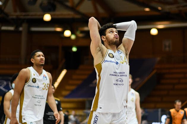 Gavin Schilling (Basketball Loewen Braunschweig) ist enttaeuscht ueber die Niederlage, GER, HAKRO Merlins Crailsheim vs. Basketball Loewen Braunschweig, 12.02.2021, 18. Spieltag easycredit Basketball Bundesliga, Spielzeit 2020 2021. GER, HAKRO Merlins Crailsheim vs. Basketball Loewen Braunschweig, 12.02.2021, 18. Spieltag easycredit Basketball Bundesliga, Spielzeit 2020 2021 Crailsheim Copyright: xEibnerxPressefoto MichaelxMemmlerx EP_MMR