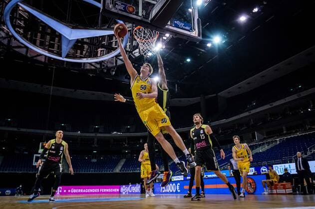 Basketball Berlin12..02.2021 Saison 2020 2021 BBL 1. Bundesliga easyCredit-BBL Alba Berlin - medi Bayreuth Ben Lammers (Alba Berlin, No.50)