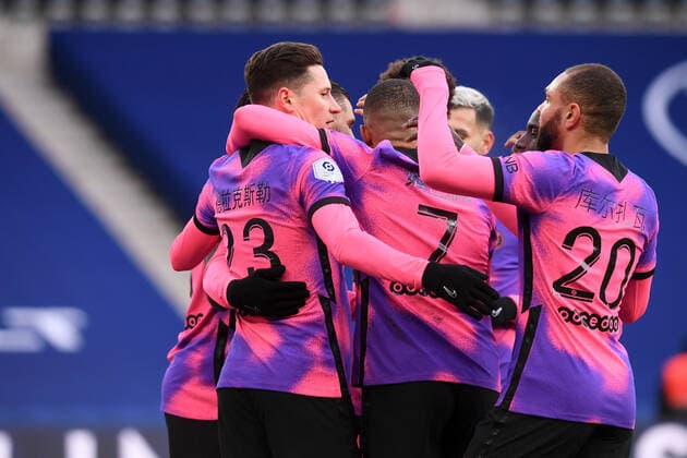 Sport Bilder des Tages JOIE - FAIR PLAY - 23 JULIAN DRAXLER (PSG) FOOTBALL : Paris SG vs Nice - Ligue 1 Uber Eats - 13 02 2021 FEP Panoramic 