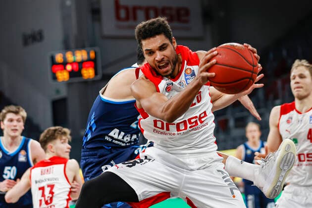Kenneth Ogbe (Brose Bamberg, 25) Brose Bamberg - Alba Berlin - easyCredit-BBL - Basketball Bundesliga - Basketball Saison 2020 21 - 19. Spieltag, 14.02.2021 Bamberg, Brose Arena ASV-Autoren-Nummer: 4026335 Copyright: DanielxLöb