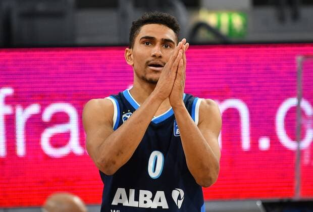 BAMBERG 14.02.2021 --- Basketball ---- easycredit 1. Basketball Bundesliga ---- 19. Spieltag: Brose Bamberg vs Alba Berlin --- Maodo Lo (0, Alba Berlin) hadert --- Foto: Hans-Martin Issler isslerimages ---- Brose Bamberg vs Alba Berlin