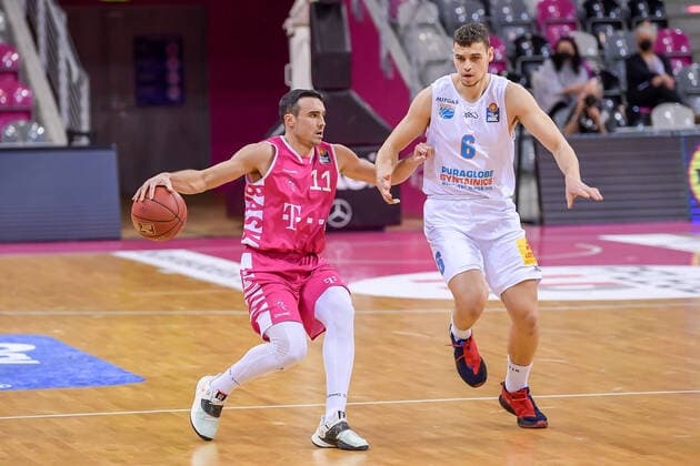 easyCredit BBL, Telekom Baskets Bonn vs. Syntainics MBC, 14.02.2021 Anthony DiLeo (Telekom Baskets Bonn 11), Marko Krstanovic (Syntainics MBC 6), easyCredit BBL, Telekom Baskets Bonn vs. Syntainics MBC am 14.02.2021 im Telekom Dome Bonn, Bonn (Nordrhein-Westfalen) Copyright: xBEAUTIFULxSPORTS Mueller-Laschetx